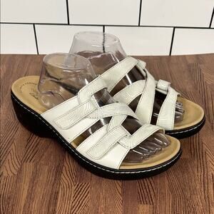 Clarks Collection Sandals Women’s 12 White Leather Comfort Strap Comfort Slip On